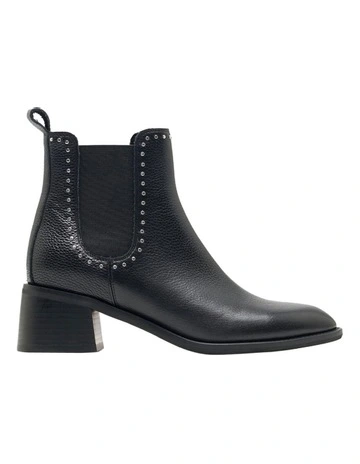Jolanda Chelsea Leather Boots in Black