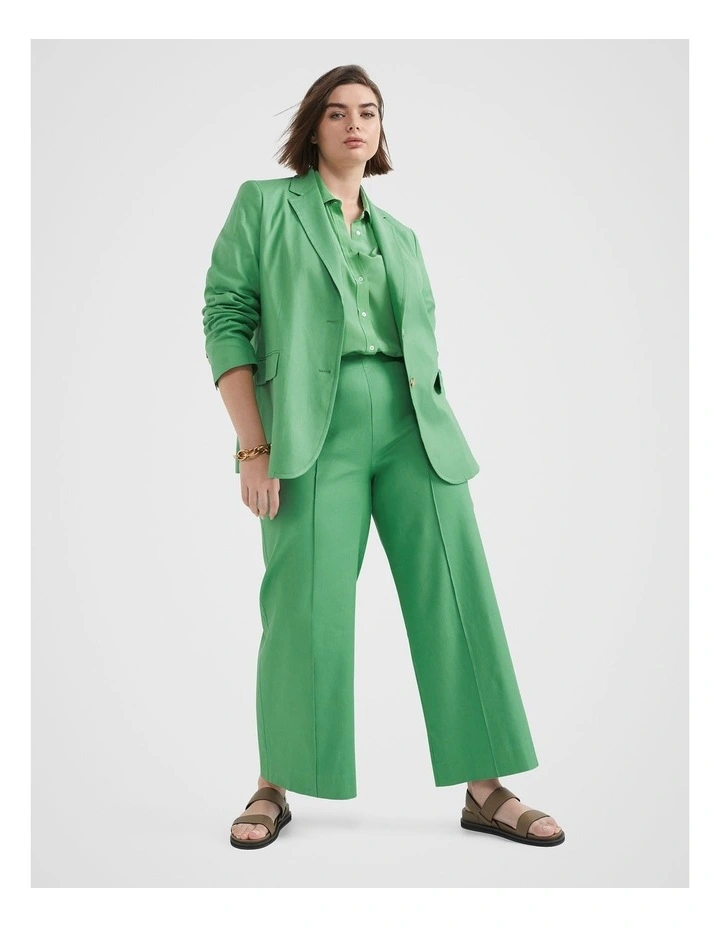 The Stretch Linen Clean Trouser In Palm Green image 2