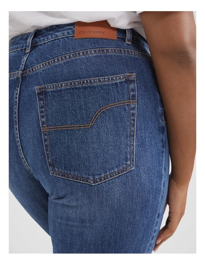 The High Rise Girlfriend Jean in Dark Vintage image 3