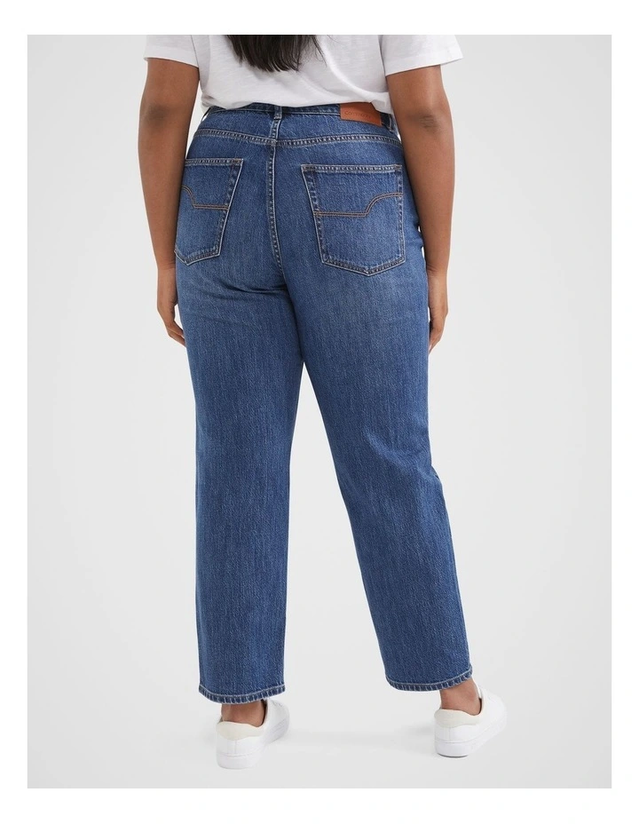 The High Rise Girlfriend Jean in Dark Vintage image 4