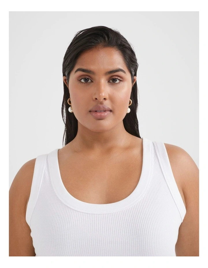 The Eve Pearl Earring in Gold image 5