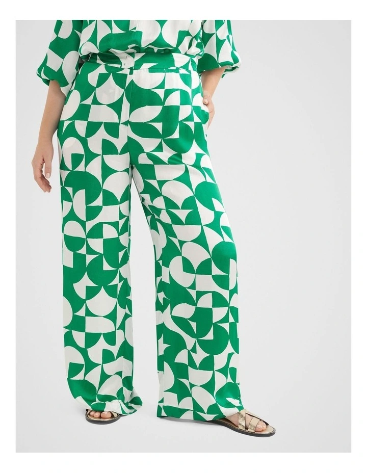 The Crepe Print Trouser in Geo Print