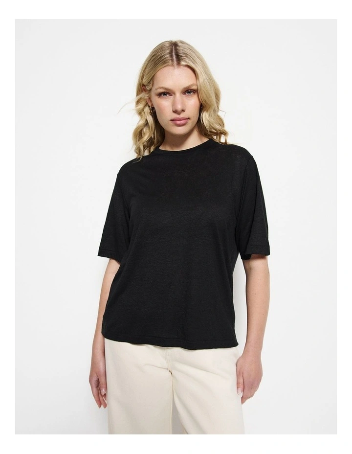 Short Sleeve Linen Tee in Black image 5