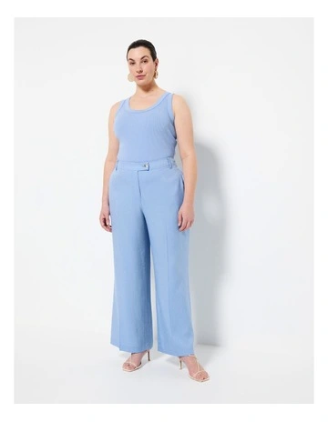 Isabel Pant in Chambray