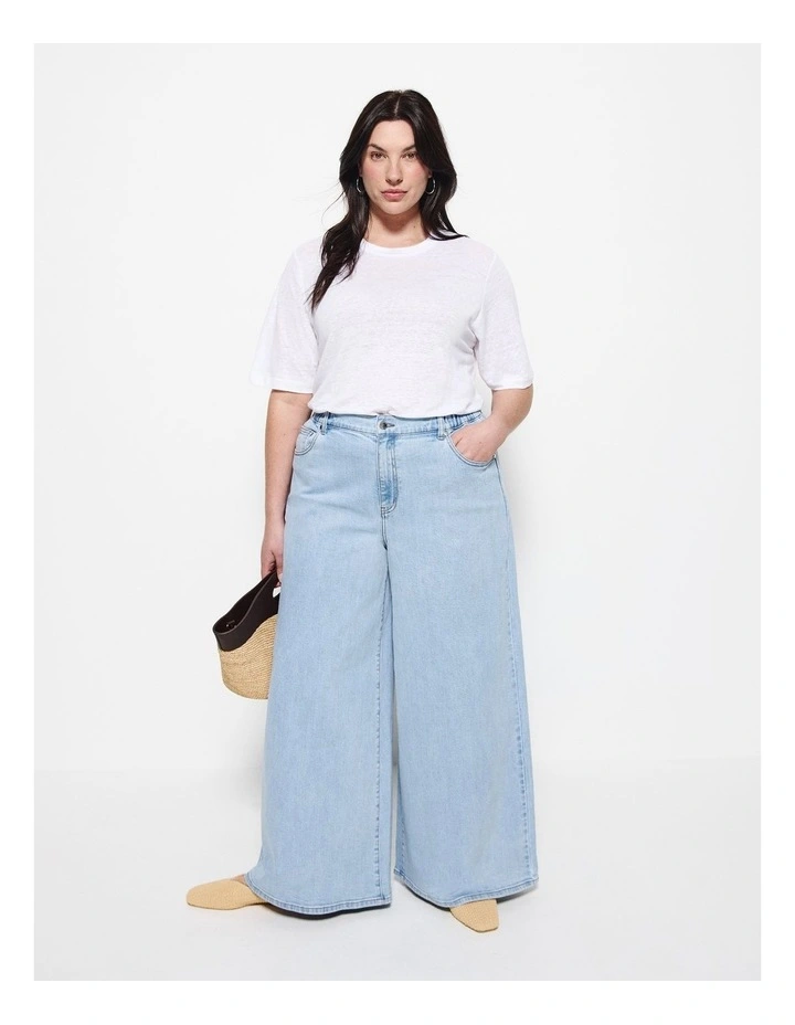 Short Sleeve Linen Tee in White image 4