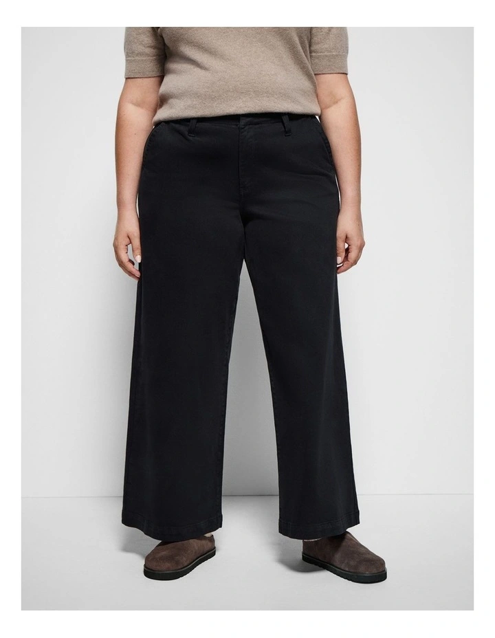 Side Pocket Jeans in Black image 2