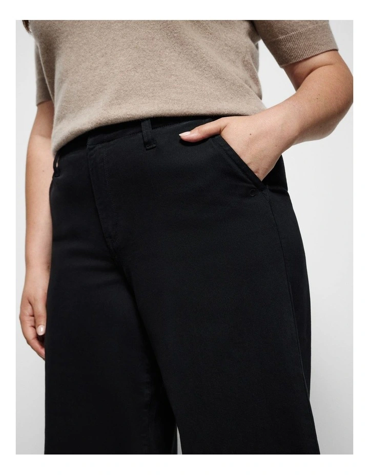 Side Pocket Jeans in Black image 3