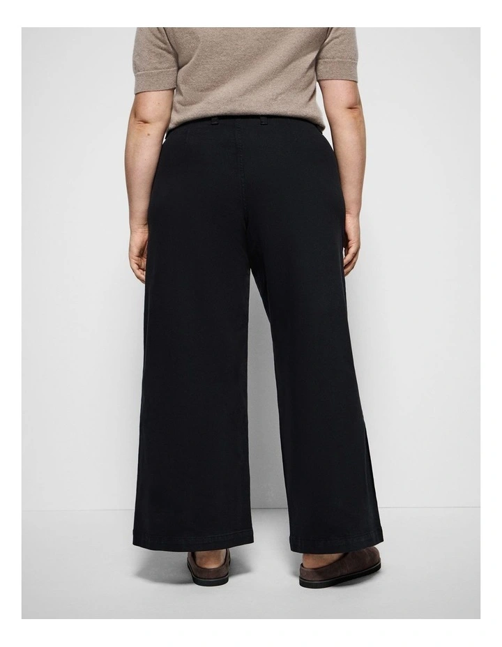 Side Pocket Jeans in Black image 4