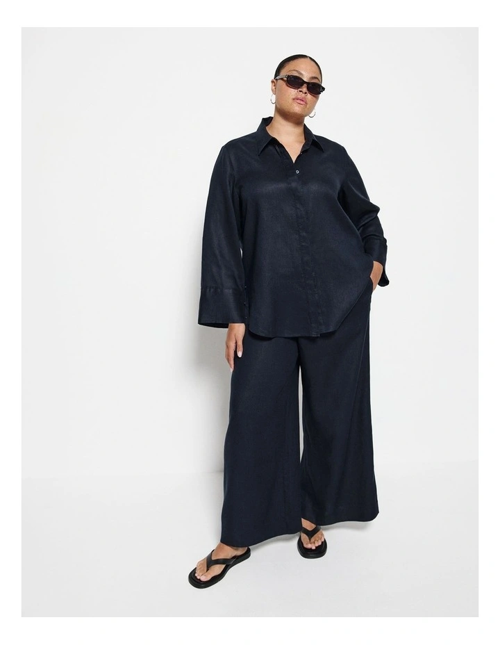 Linen Shirt in Navy image 4