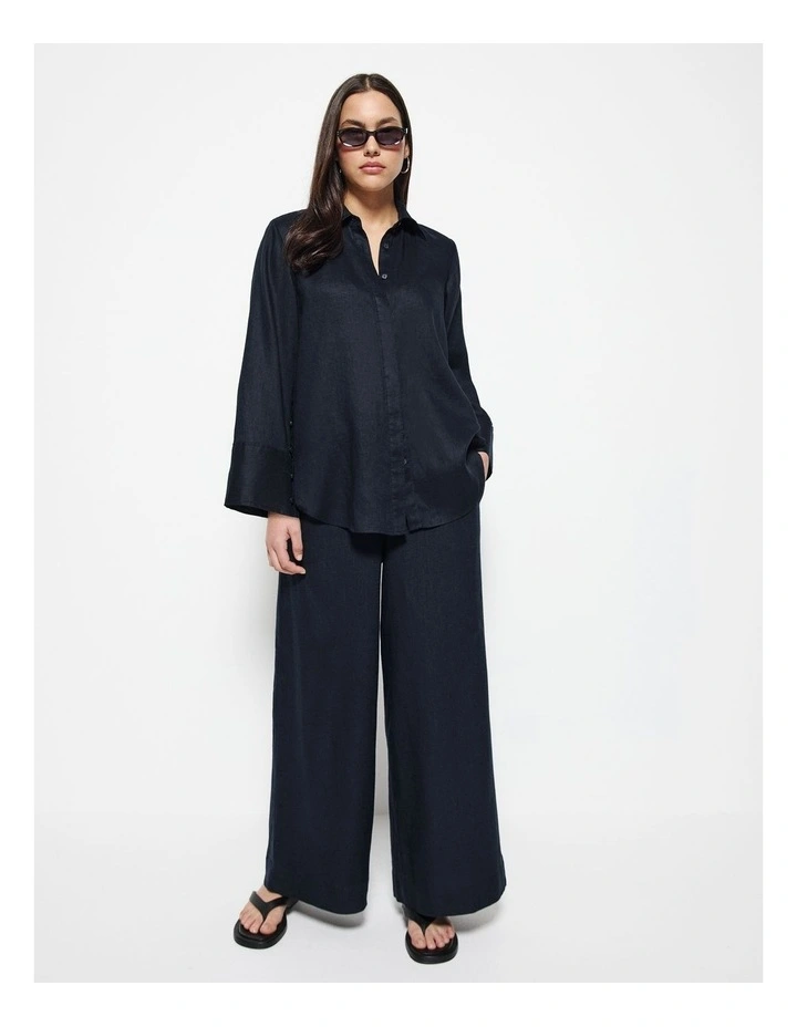 Linen Shirt in Navy image 6