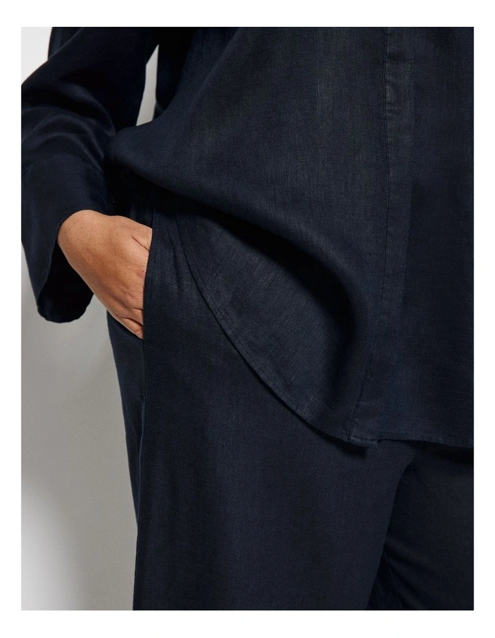 Linen Pant in Navy image 3
