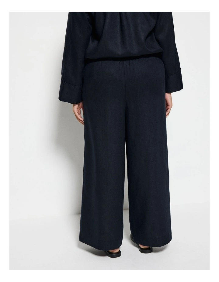 Linen Pant in Navy image 4