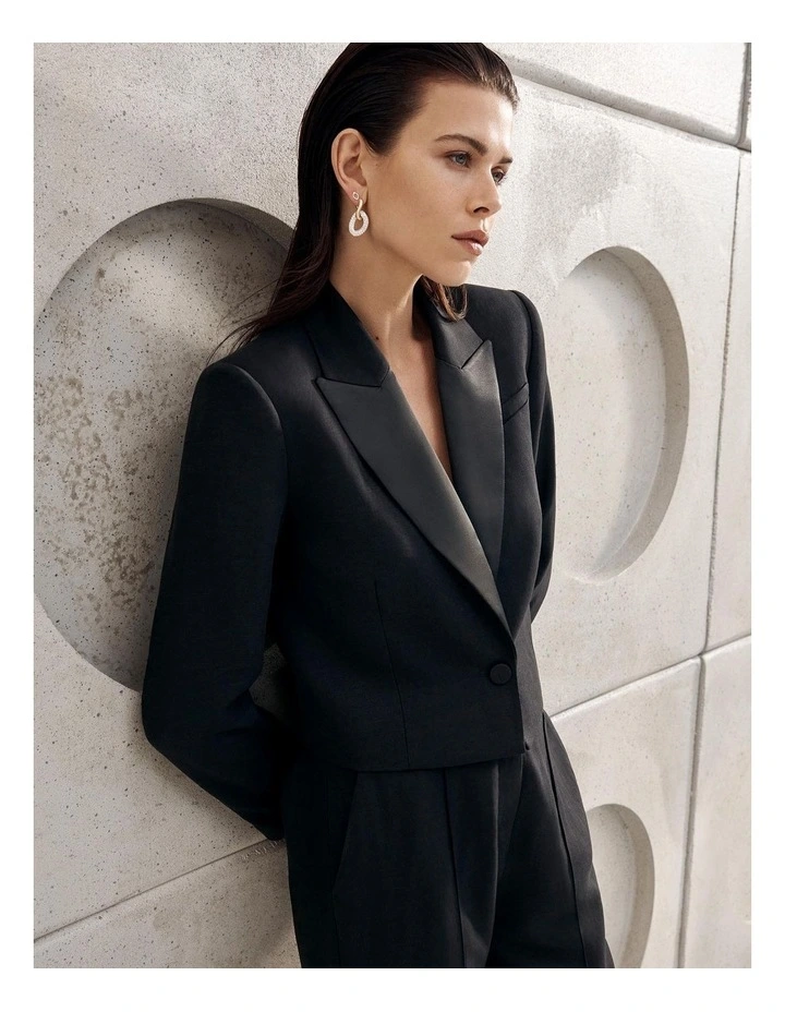 Linen Blend Cropped Tuxedo Blazer in Black image 5