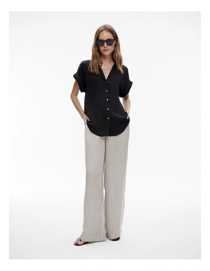 Utility Short Sleeve Pop Over Shirt in Black image 2