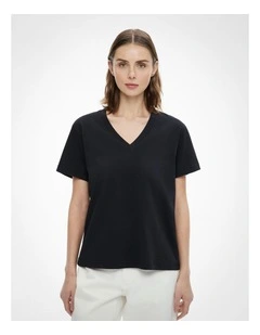 V Neck T-shirt in Black