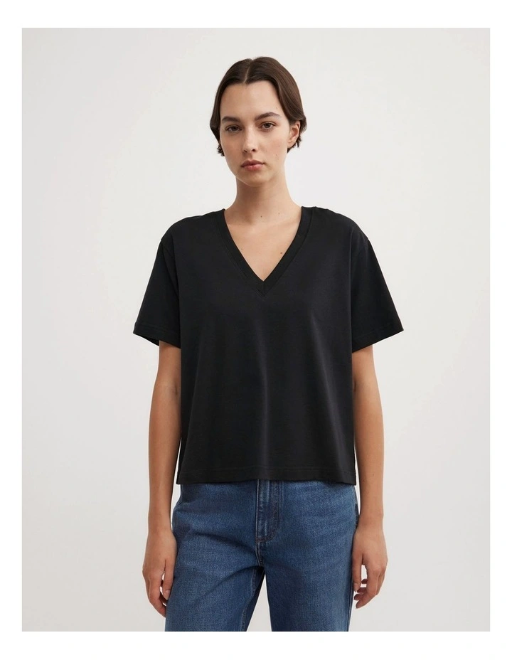 V Neck T-shirt in Black image 1