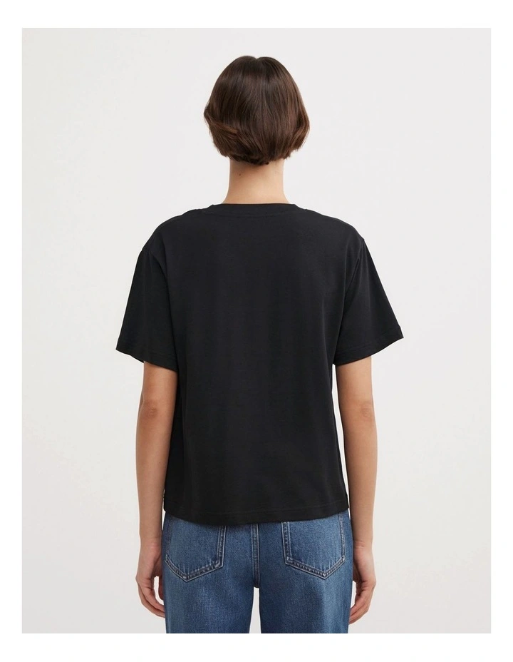 V Neck T-shirt in Black image 5