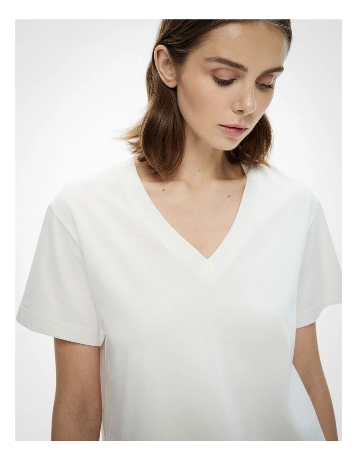 V Neck T-shirt in Fresh White image 3