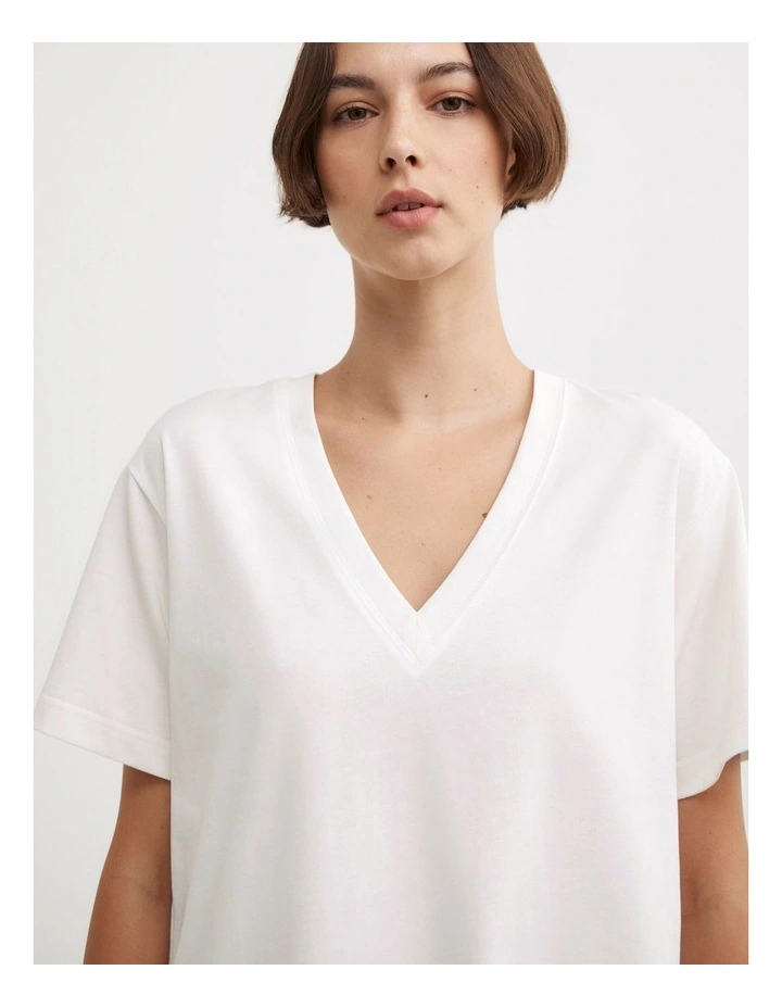 V Neck T-shirt in Fresh White image 3