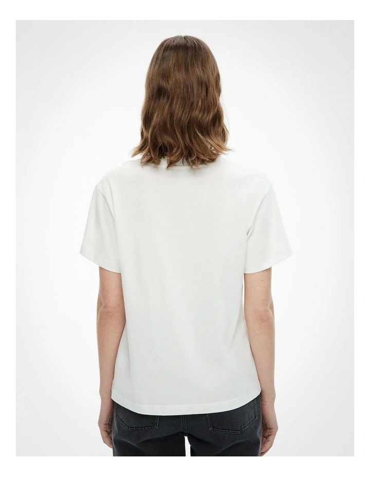 V Neck T-shirt in Fresh White image 4