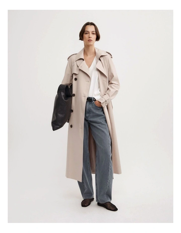 V Neck T-shirt in Fresh White image 4