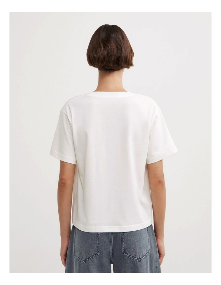 V Neck T-shirt in Fresh White image 5