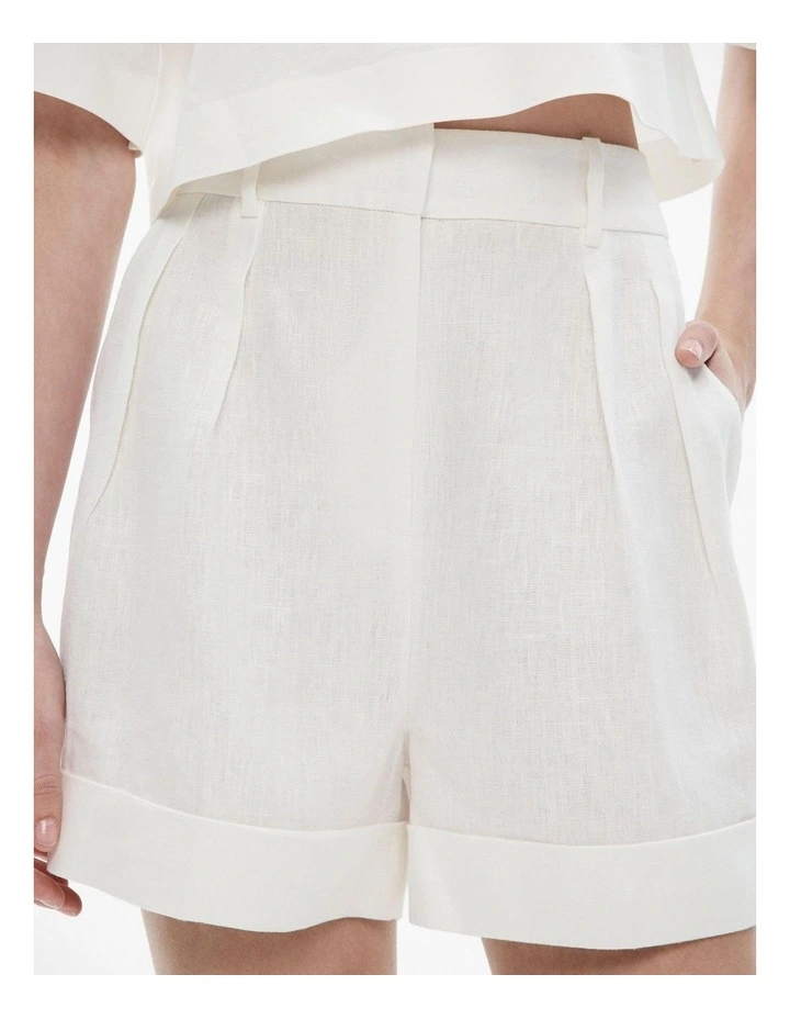 Linen Pleat Short in Fresh White image 3