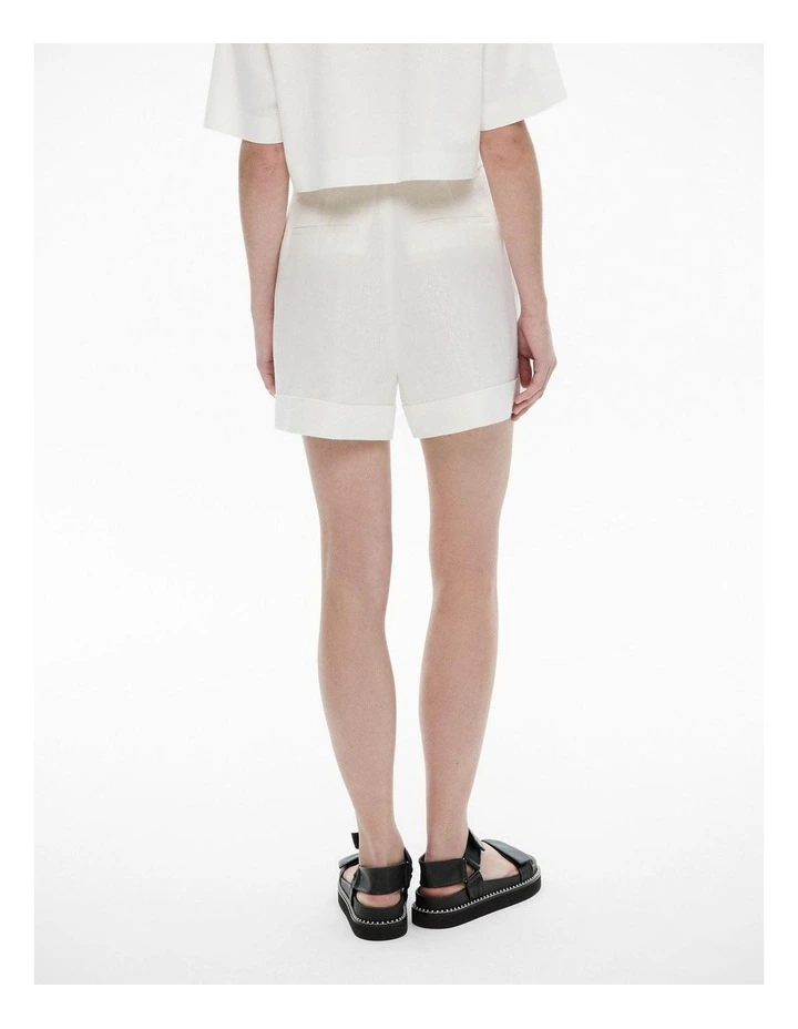 Linen Pleat Short in Fresh White image 4