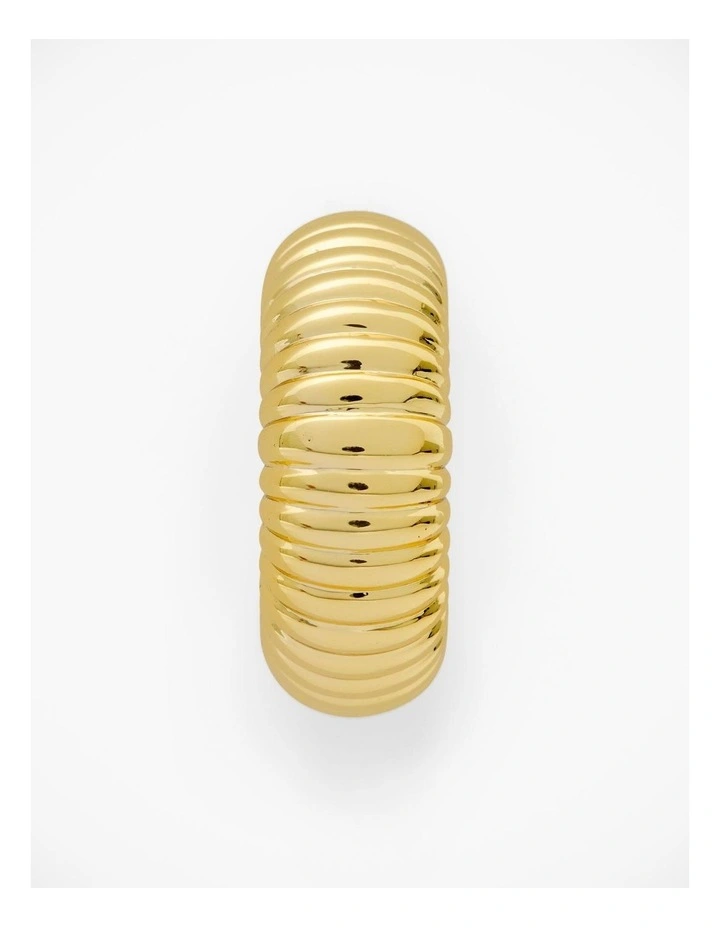 Brie Hoop in Gold image 3