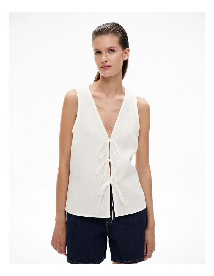 Bow Front Tank in Fresh White image 1