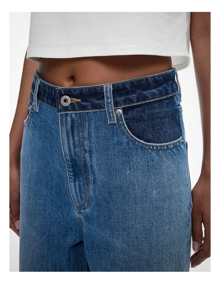 Contrast Waistband Jean in Light Indigo image 3