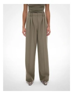 Soft Pleat Pant in Khaki