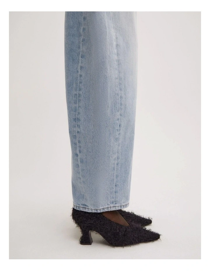 Barrel Leg Jeans in Vintage Wash Denim image 5