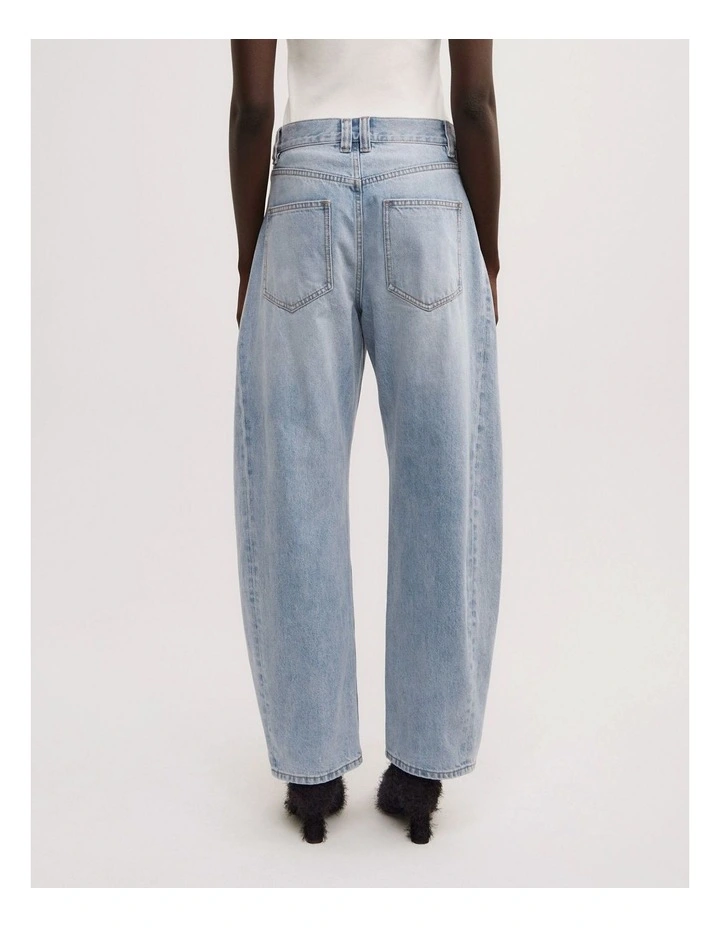 Barrel Leg Jeans in Vintage Wash Denim image 6