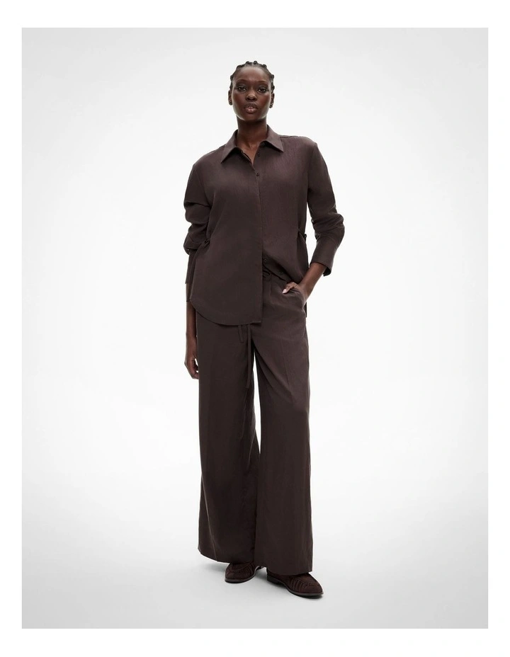 Cinched Waist Shirt in Espresso image 2