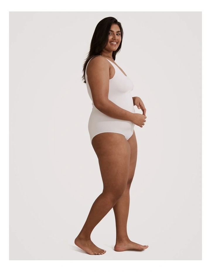 Seamfree Scoop Bodysuit in Antique White image 2
