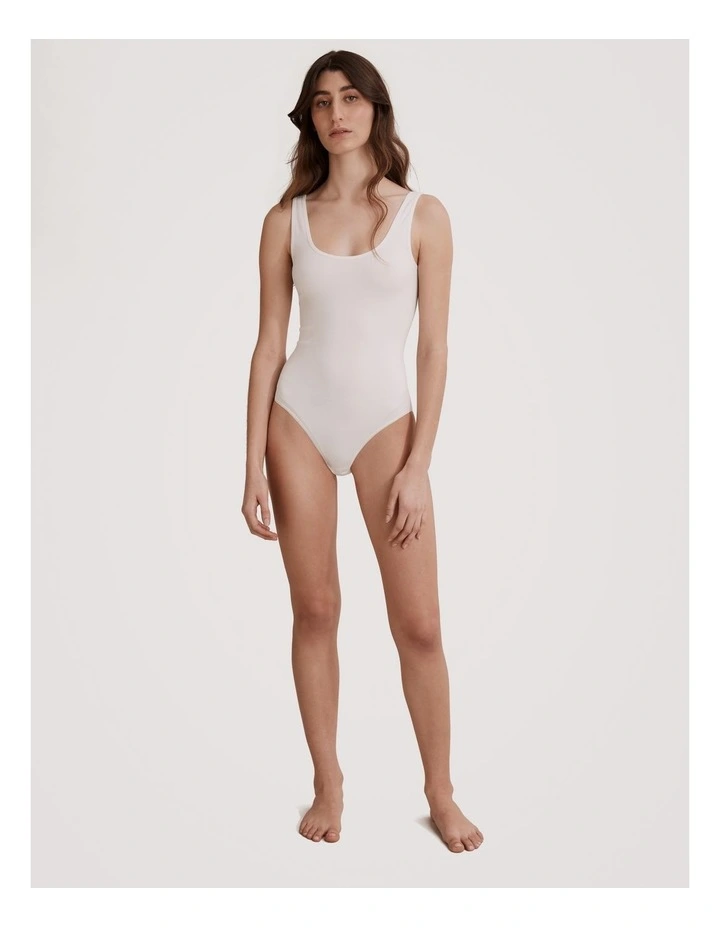 Seamfree Scoop Bodysuit in Antique White image 3