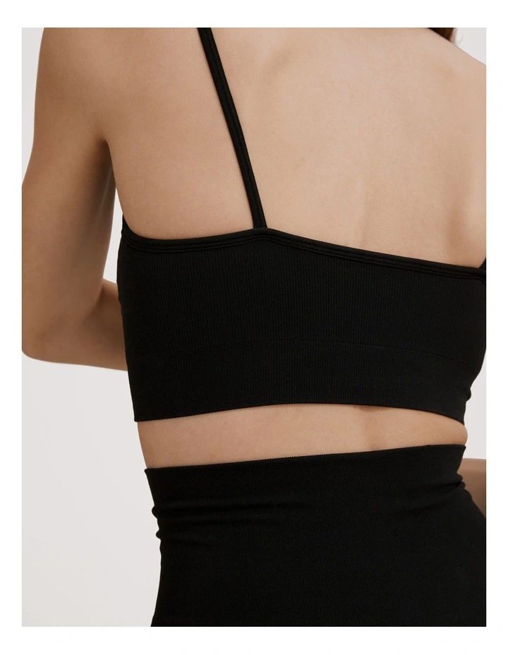 Seamfree Scoop Bralette in Black image 2