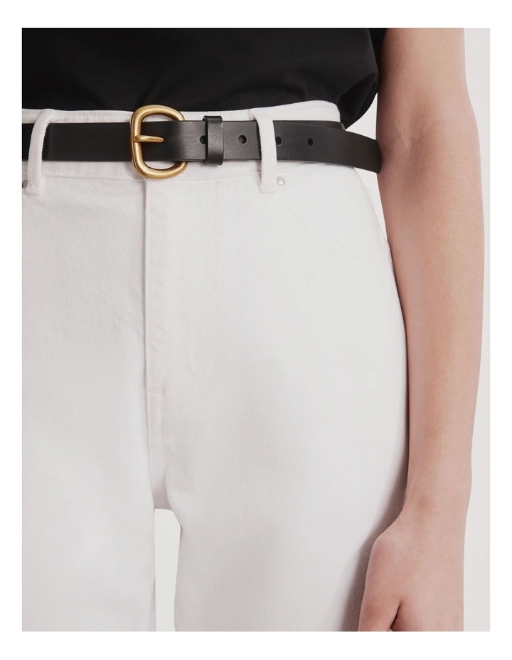 Skinny Solid Buckle Belt in Black image 2