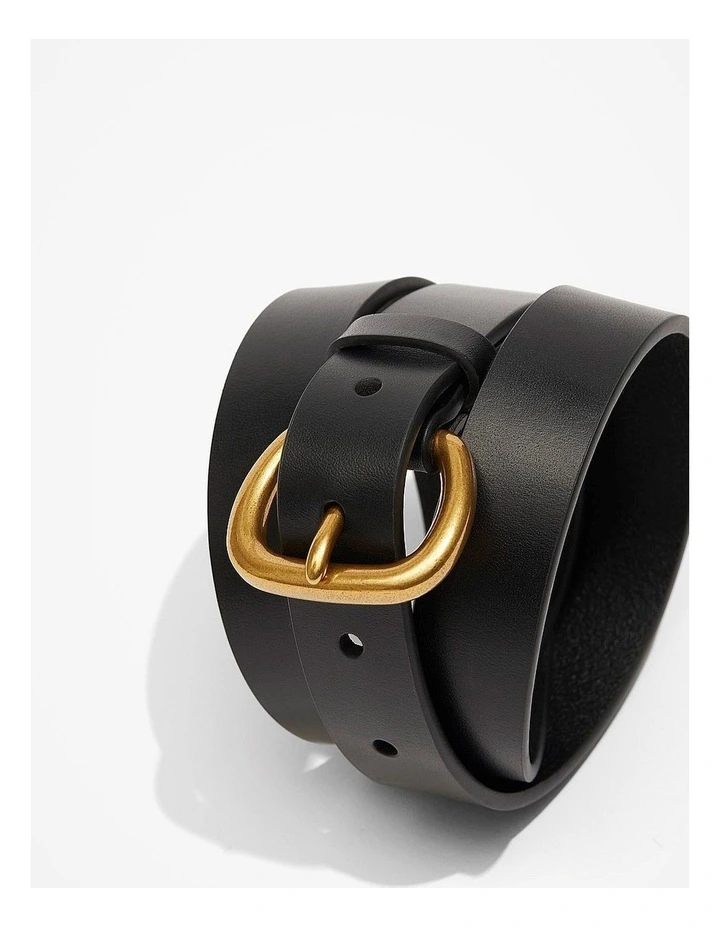 Skinny Solid Buckle Belt in Black image 3
