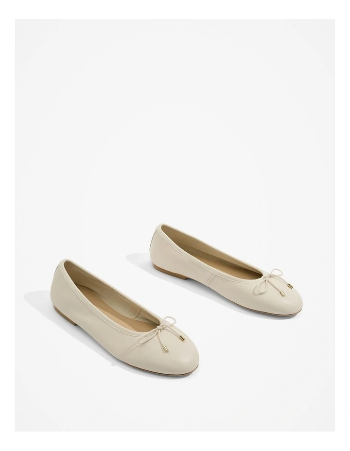 Country Road Claudia Ballet in Oyster MYER