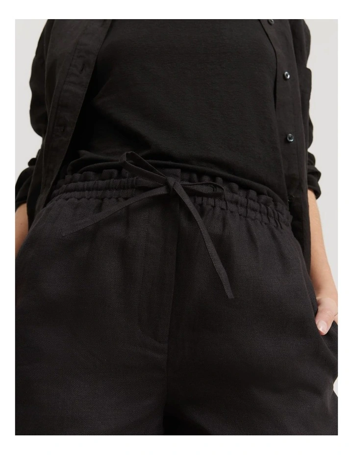 Linen Relaxed Short in Black image 2