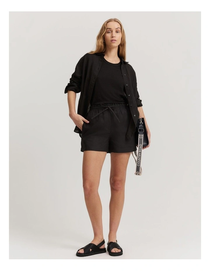 Linen Relaxed Short in Black image 3