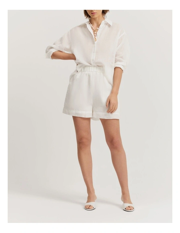 Pull-on Ramie Short in White image 1