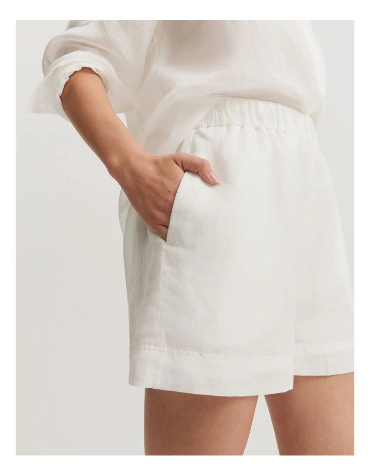 Pull-on Ramie Short in White image 2