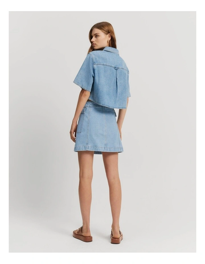 Cotton Blend Denim Short Sleeve Denim Shirt in Aged Soft Wash image 4