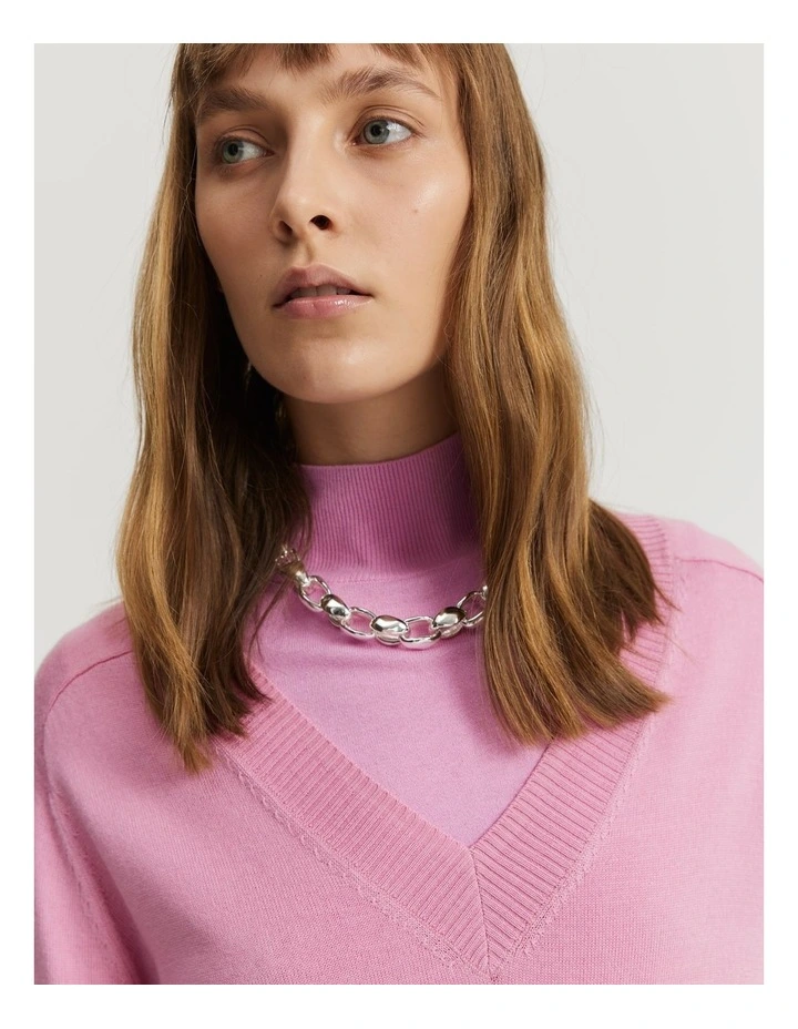 Australian Merino Wool V-Neck Knit in Rosetta image 2