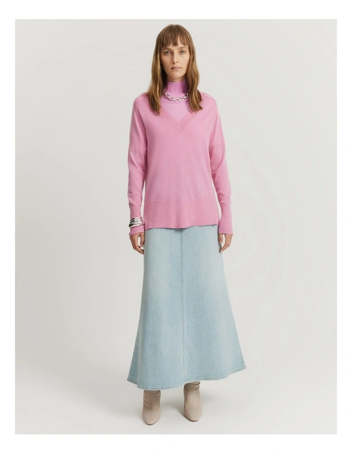 Australian Merino Wool V-Neck Knit in Rosetta image 3