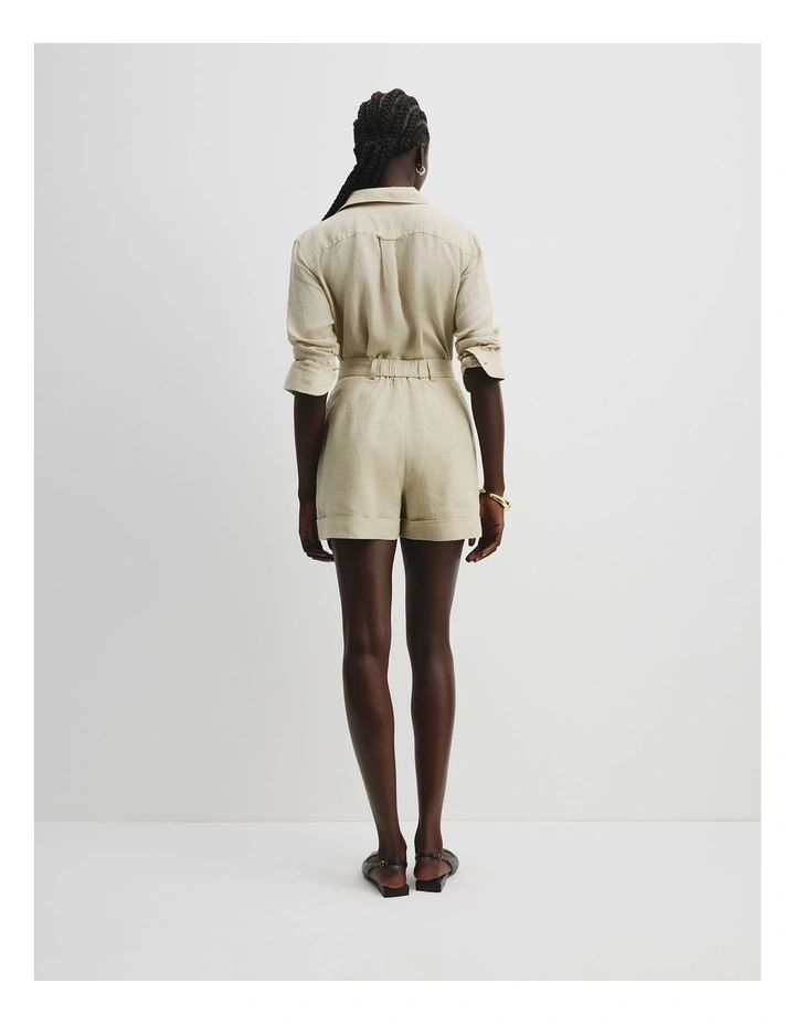 Organically Grown Linen Tuck Front Short in Light Pistachio image 4