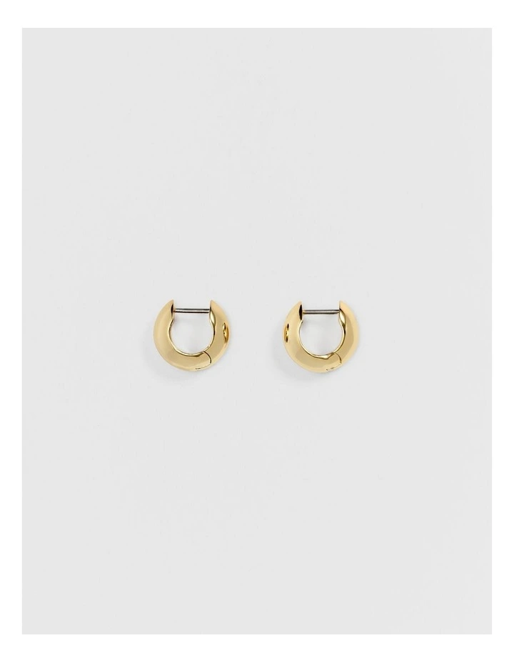Jada Round Hoop Earring in Gold image 1
